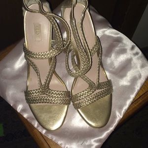 Adorable metallic Glint heel